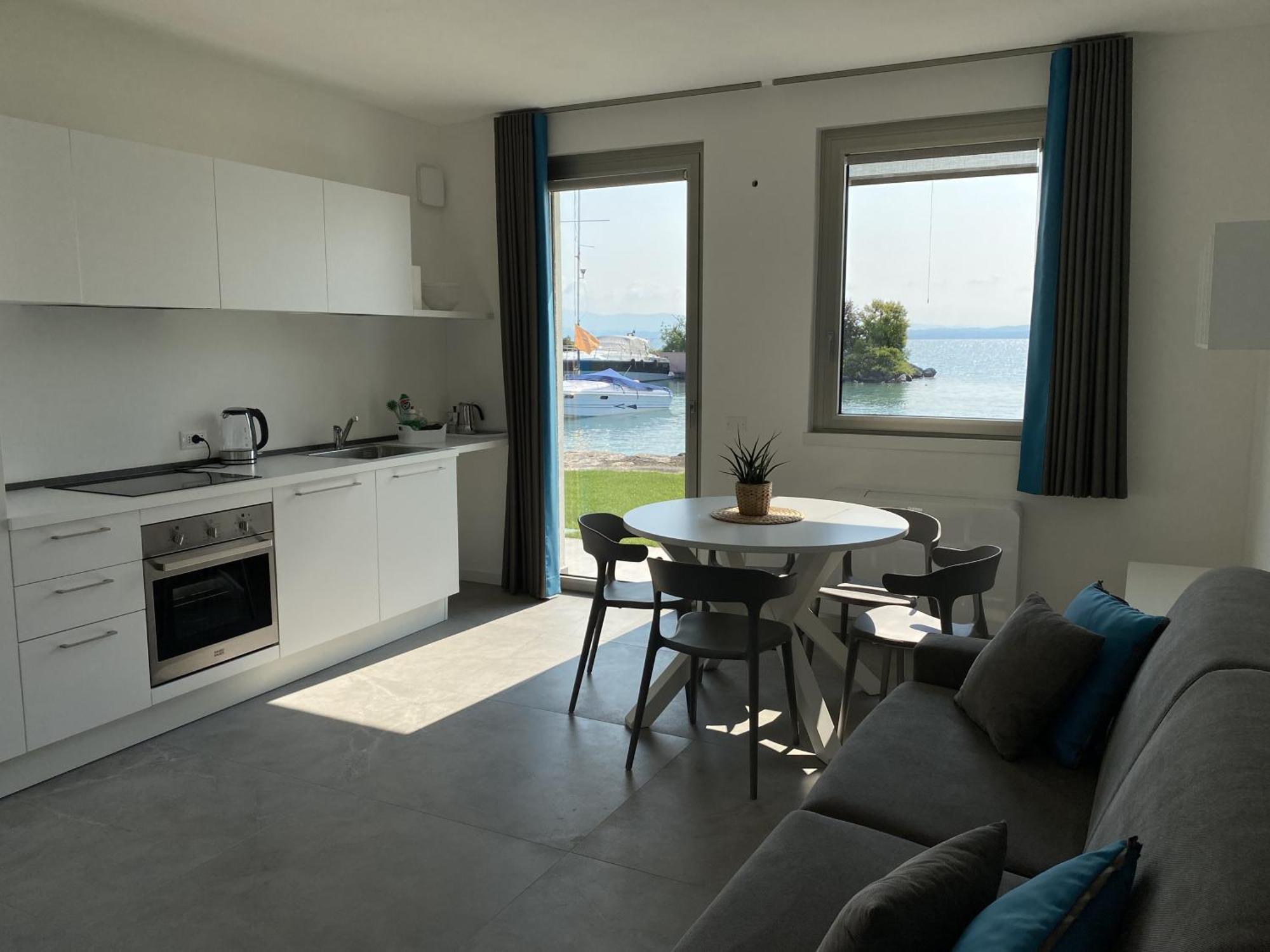 Sirmio Apartments - Darsena Stay Sirmione Esterno foto