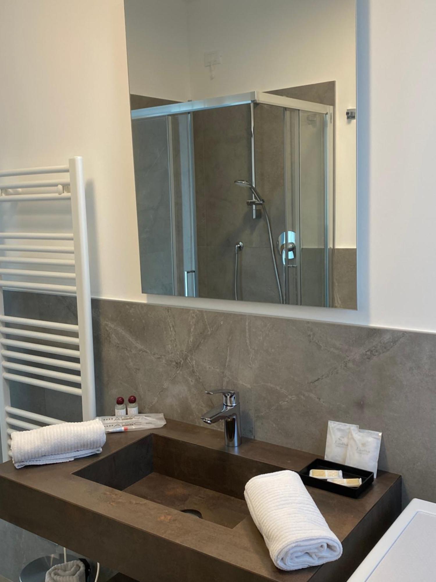 Sirmio Apartments - Darsena Stay Sirmione Esterno foto